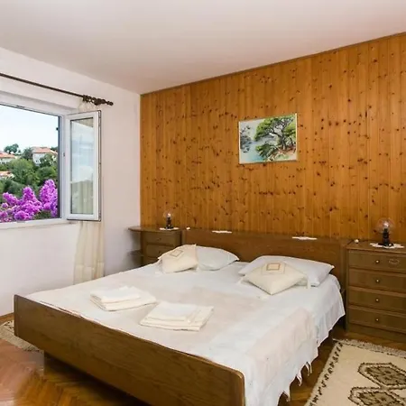 아파트 Maria Kolocep- Three Bedroom With Backyard Terrace And S... *